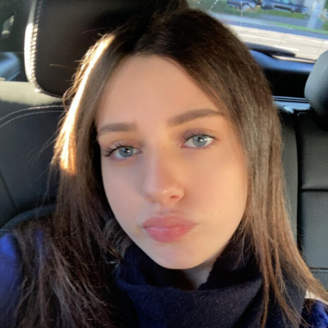 Babysitter in Melbourne: Sienna
