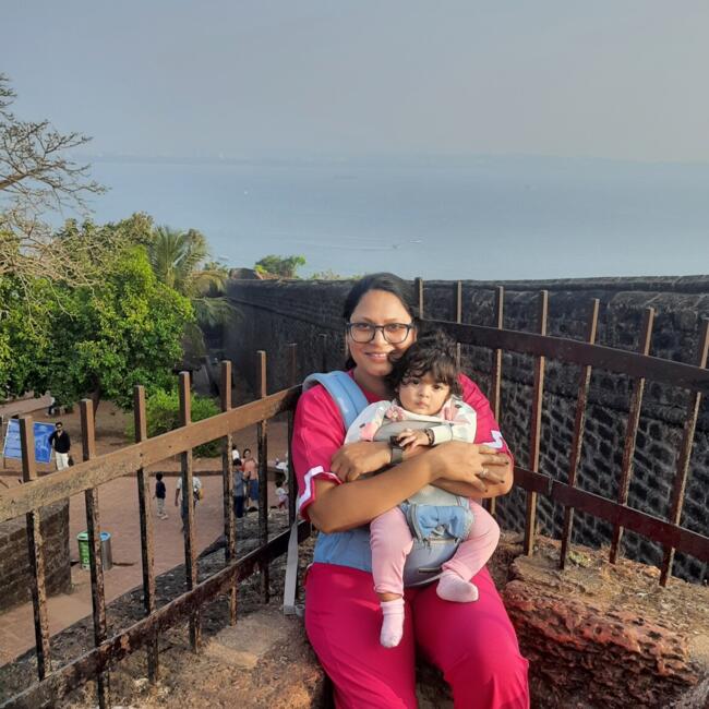 रायपुर में बेबीसिटिंग की नौकरी: Varsha