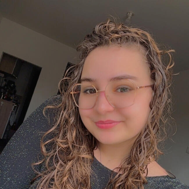 Babysitter in Aubenas: Justine