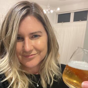 Babysitting job in Wellington: babysitting job Toni