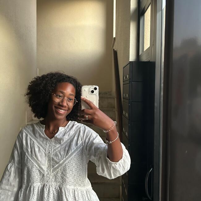 Babysitter em Sintra: Carina