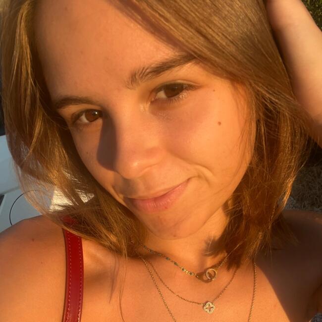 Babysitter in La Ciotat: Clara