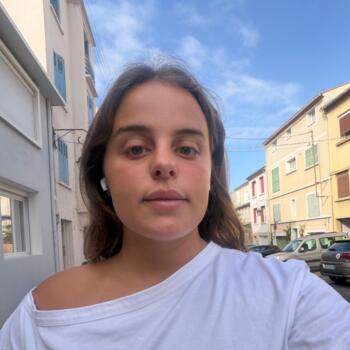 Babysitter in Toulon: Lola