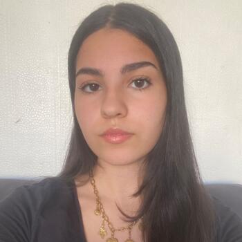 Babysitter Saint-Etienne: Nassima