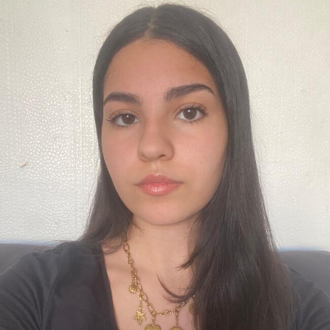 Babysitter in Saint-Etienne: Nassima