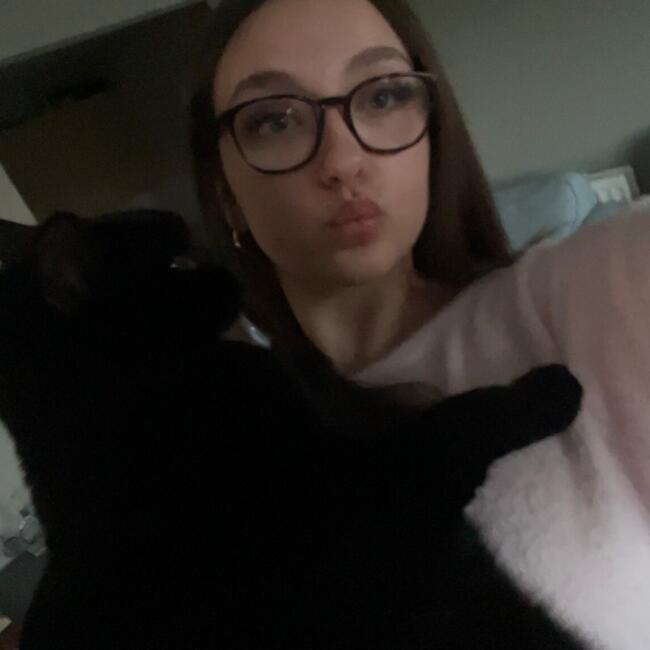 Babysitter in Milton Keynes: Leah