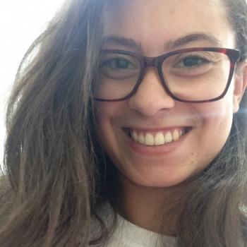 Babysitter Jacareí: Vitória Kalyne