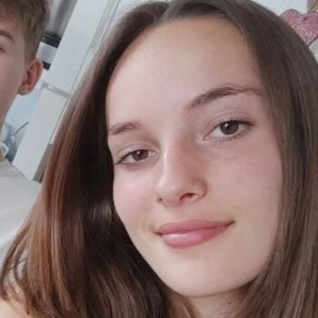 Babysitter in Villejuif: Laure