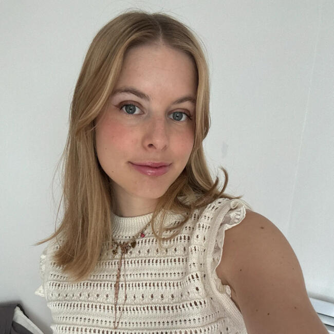 Babysitter in Paris: Fanny