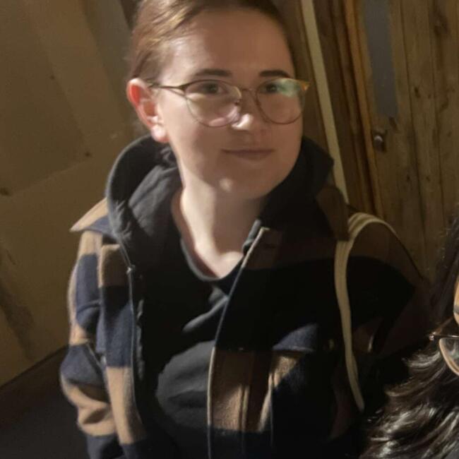 Babysitter in Nottingham: Hannah