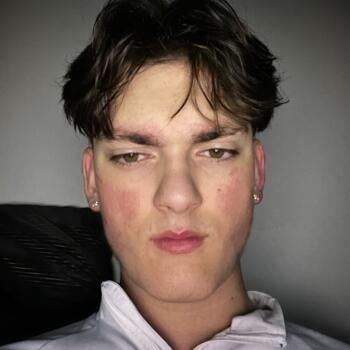 Babysitter in Aldershot: Matt