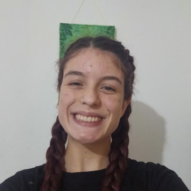 Babysitter in Curitiba: Giovanna