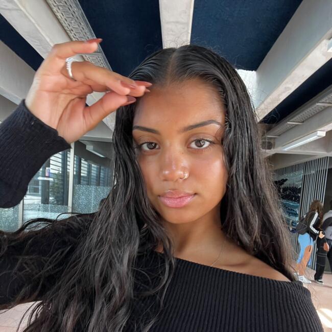 Babysitter in Cascais: Yasmin