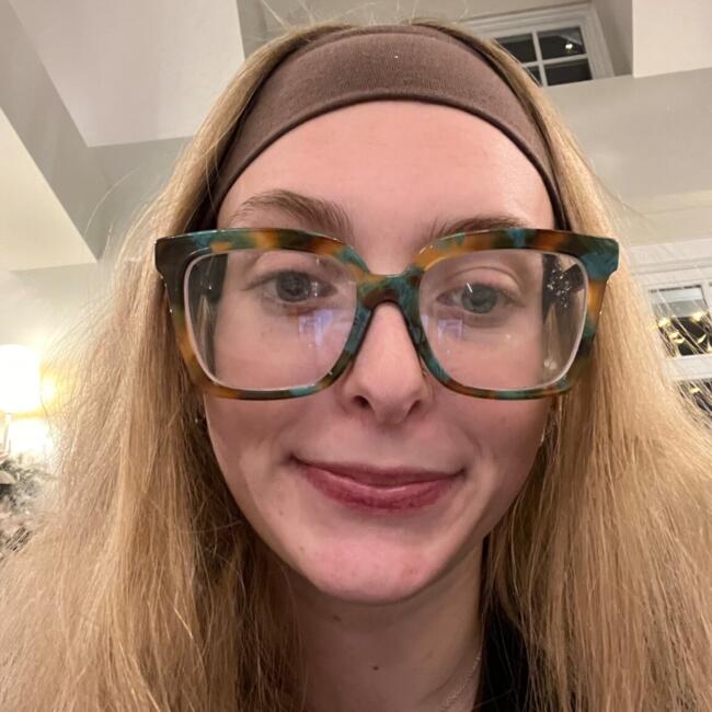 Babysitter in Indianapolis: Athina
