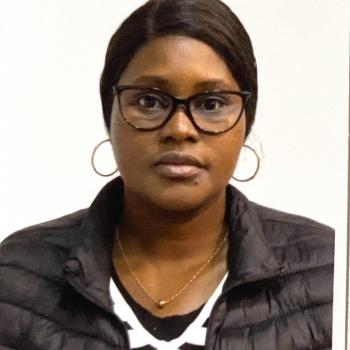 Babysitter Lisboa: Adjamira