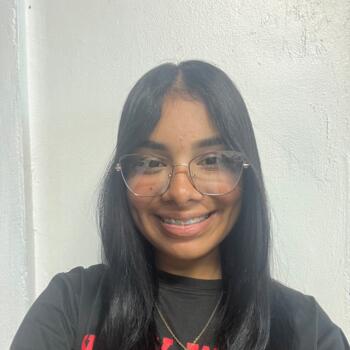 Babysitter in Los Algarrobos: Yetzi