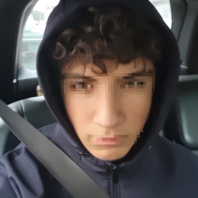 Babysitter στην περιοχή Κρυονέρι: Alex