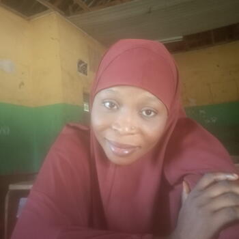 Babysitter in Lugbe Suburban District: Aisha Onyioyiza
