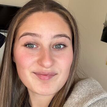 Babysitter in Alençon: Clara