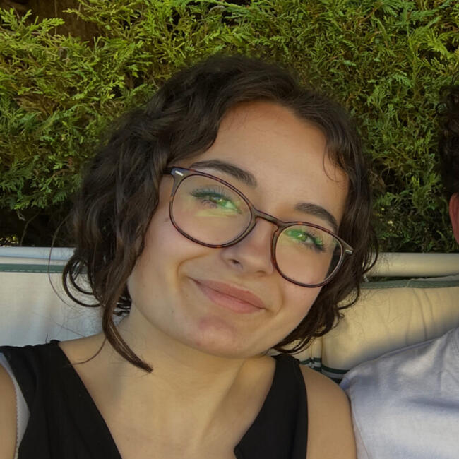 Babysitter in Étoile-sur-Rhône: Camille