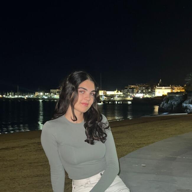 Babysitter in Lisbon: Carolina