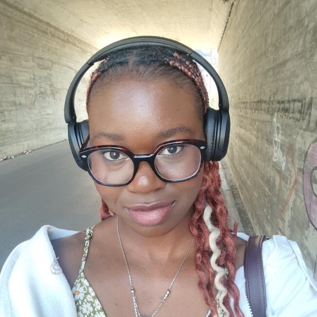 Babysitter in La Louvière: Karly