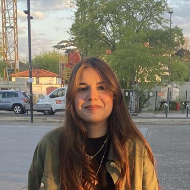 Babysitter in Toulouse: Noemie