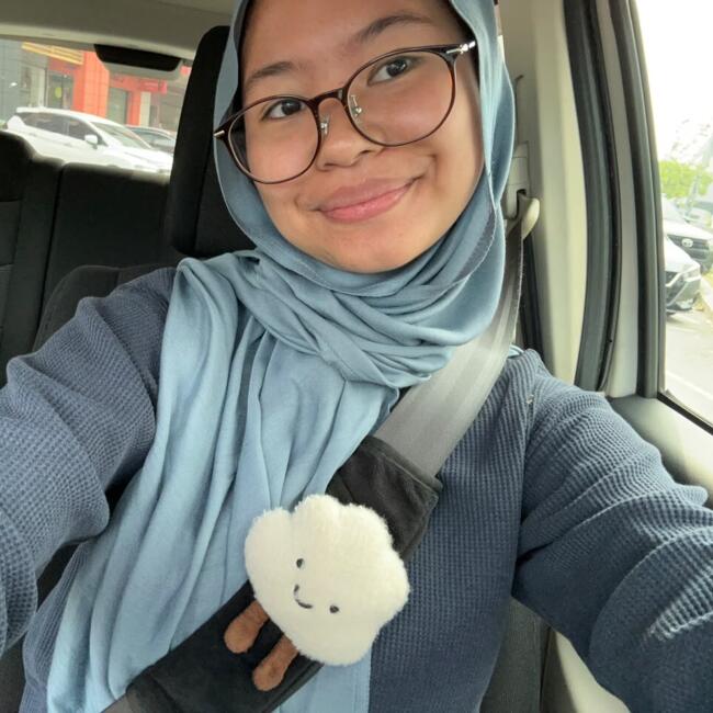 Babysitter in London: Alya