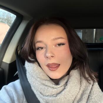 Babysitter in Aarlen: Aaricia