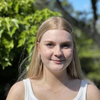 Babysitter in Auckland: Ella