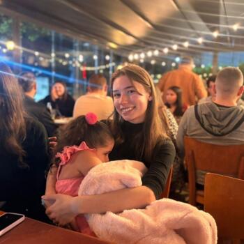 Babysitter in Cork: Ana Claudia