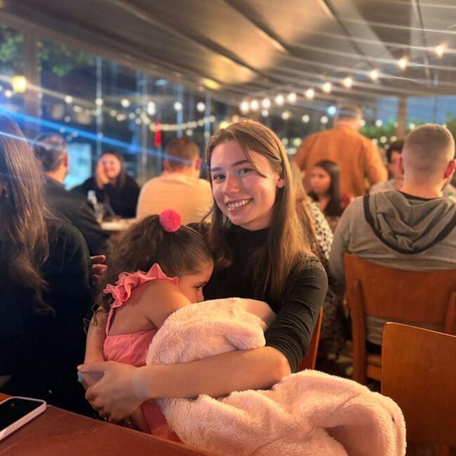 Babysitter in Cork: Ana Claudia