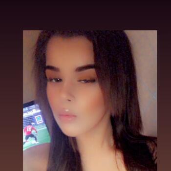 Babysitter in Manchester: Yasmin