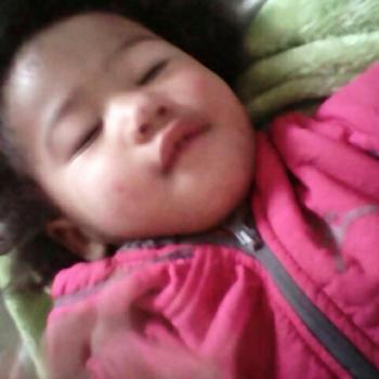 Família Glen Eden: Trabalho de babysitting kayla