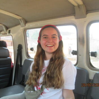 Babysitter in Gião (Distrito do Porto): Eva