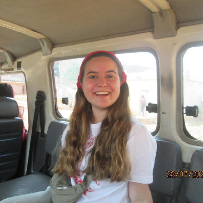 Babysitter in Gião (Distrito do Porto): Eva