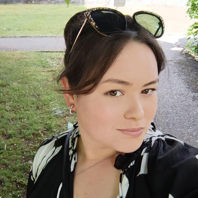 Babysitter in Arbent: Alicia