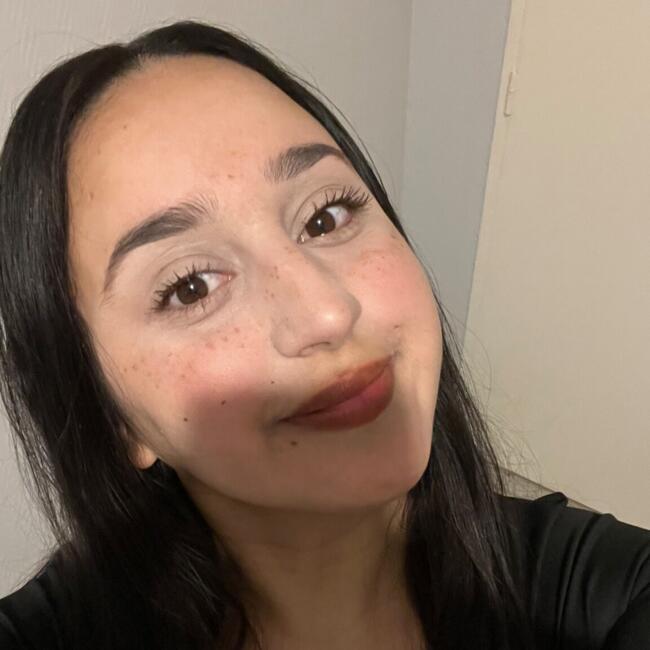 Babysitter in Mantes-la-Ville: Kamelia