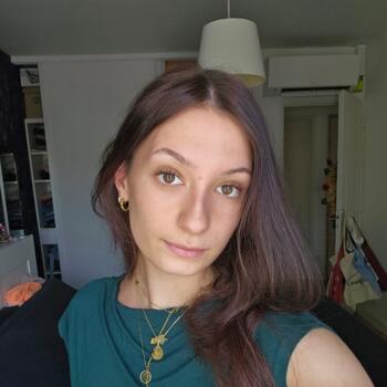 Babysitter in Nevers: Alyssa