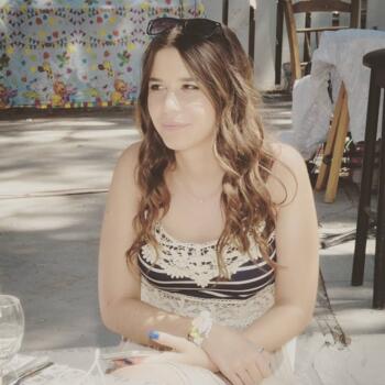 Δουλειά για babysitter στην περιοχή Νέα Μάκρη: Rania