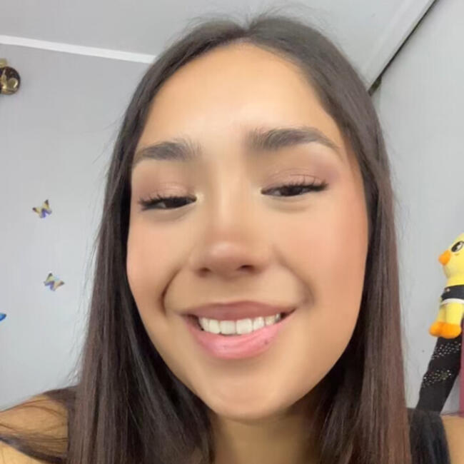 Babysitter in Brisbane: Francesca cerda