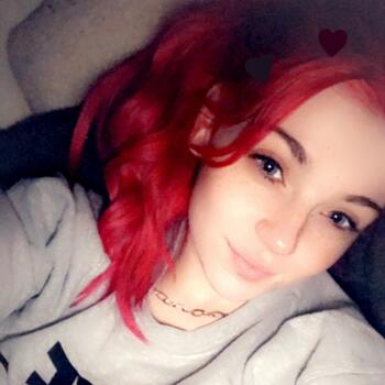 Babysitter in Warrington: Hannah