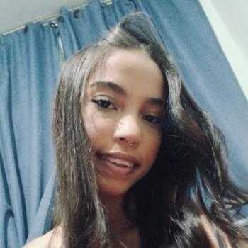 Babysitter in Ponte Nova: Lavinia Victória