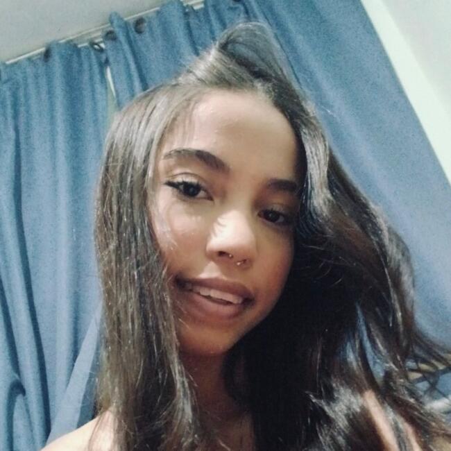 Babysitter in Ponte Nova: Lavinia Victória