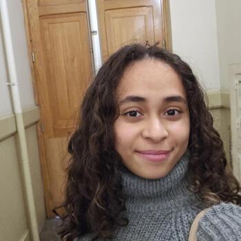 Babysitter in Lyon: Coralie