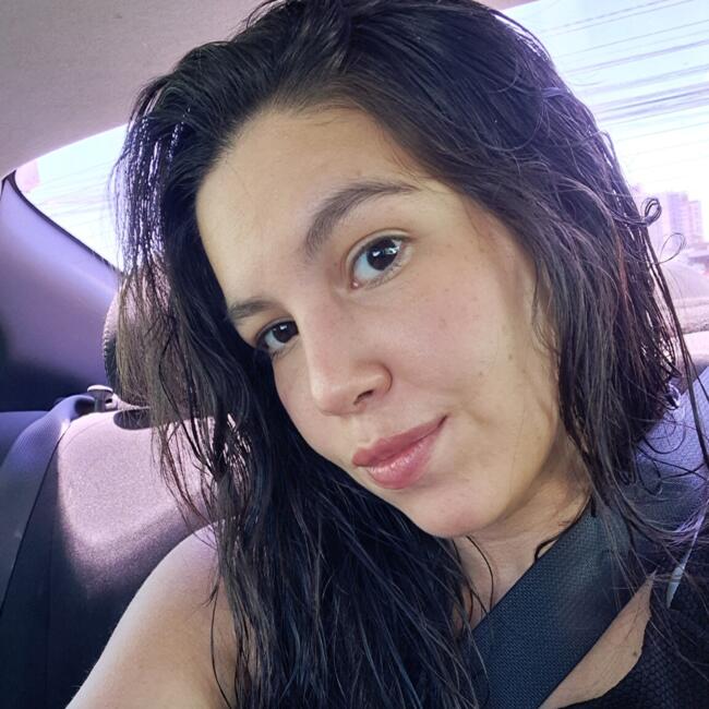 Emprego de babá em São José (São José): Laura