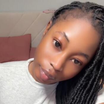 Babysitter in Moncton: Yasmina Elfrid