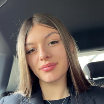 Babysitter in Saint-Laurent-sur-Othain: Manon