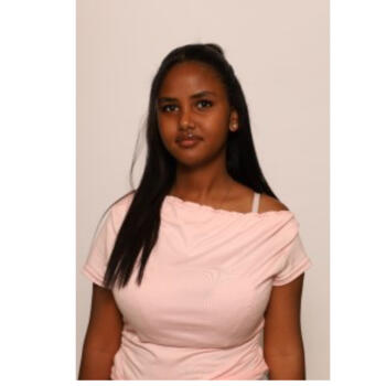 Babysitter in Décines-Charpieu: Elyana