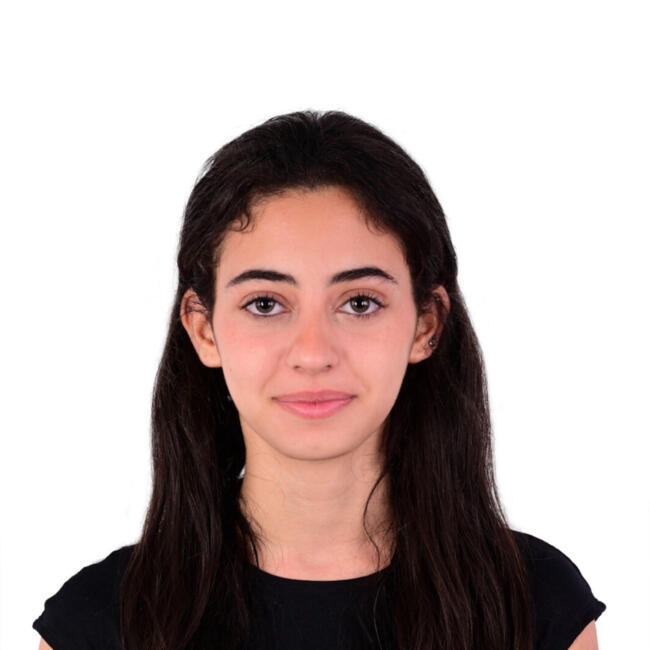 Babysitter in Paris: Celia